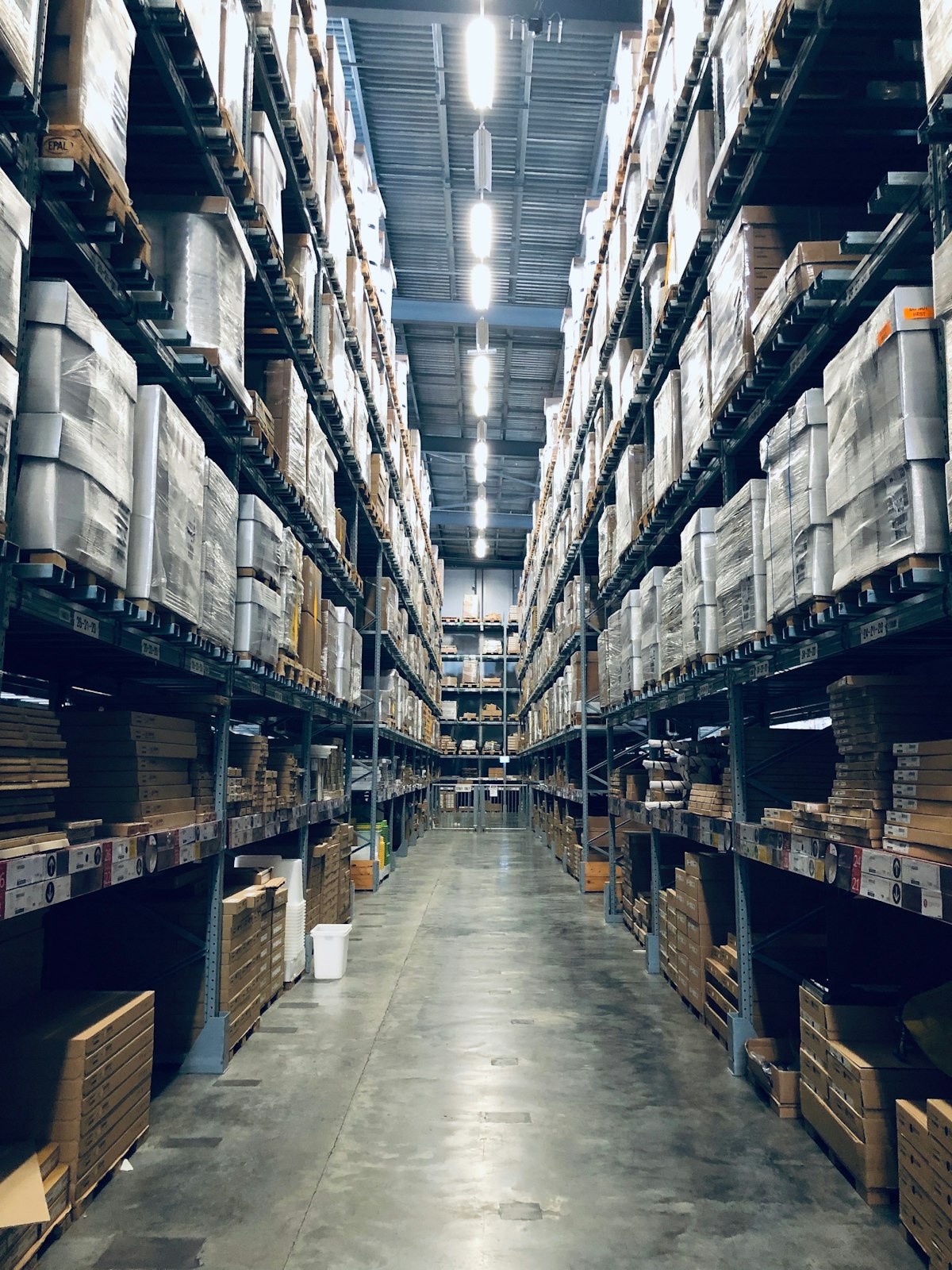 Furgonetka, Apaczka or BaseLinker? How to Ship from Shopify in Poland (2026)